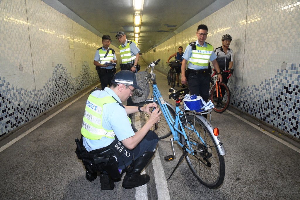 警方在场调查。