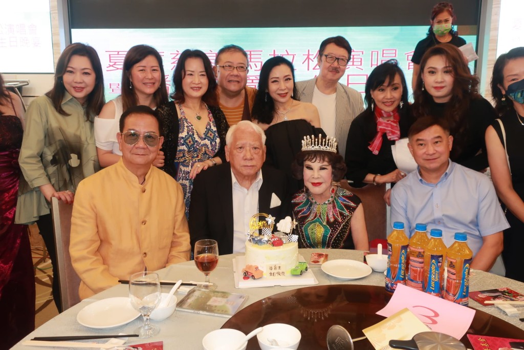 不少圈中人出席夏蕙慈善馬拉松演唱會暨潘炳烈爵士生日晚宴。