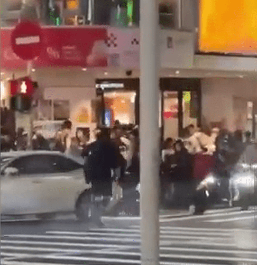 騎士停紅燈「讓路」遭張文割喉亡。