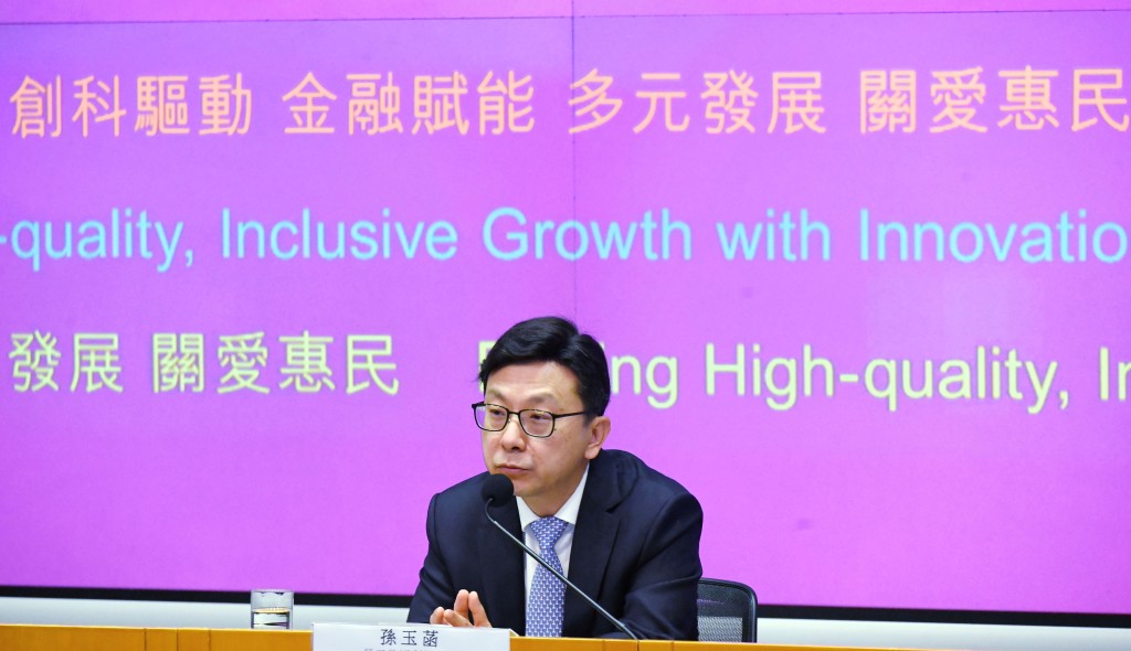 孫玉菡表示，當局過去一年持續推進技術準備，已完成所有八達通閘機調整及試行工作。