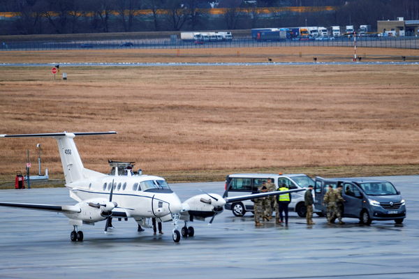 載有數名美國指揮人員的小飛機早前降落在波蘭熱舒夫-加西翁卡機場。路透社
