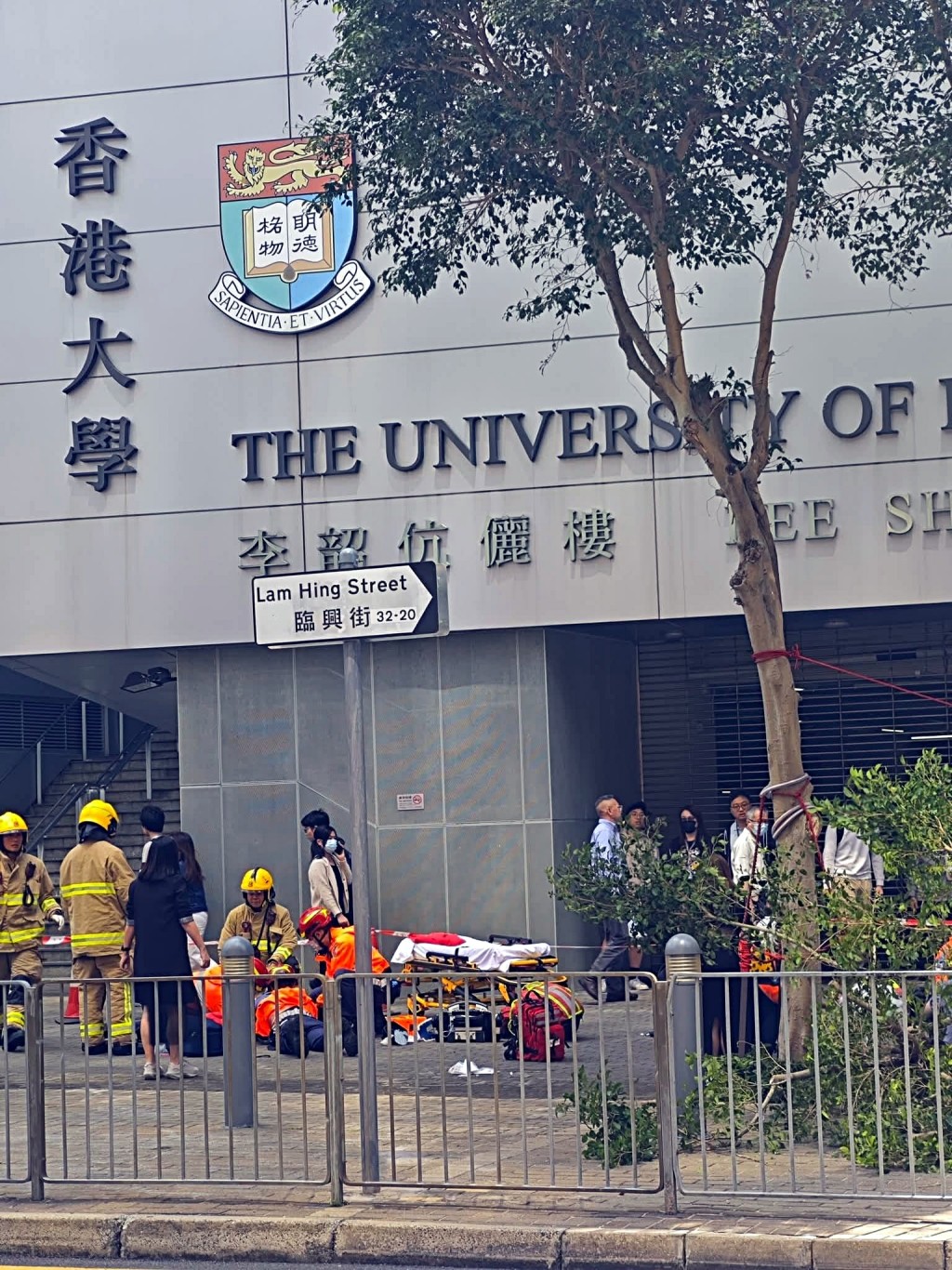 大批傷者待救。網圖 大批傷者待救。網圖