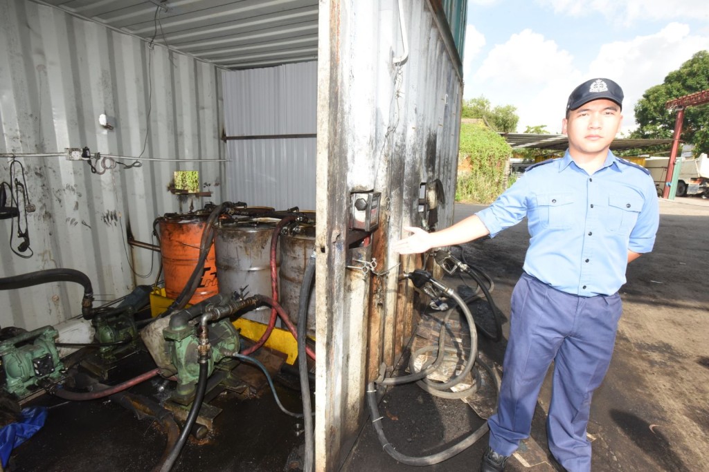 消防檢獲3000公升車用柴油。徐裕民攝