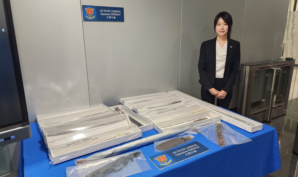 警方展示涉案證物。黃文威攝 警方展示涉案證物。黃文威攝