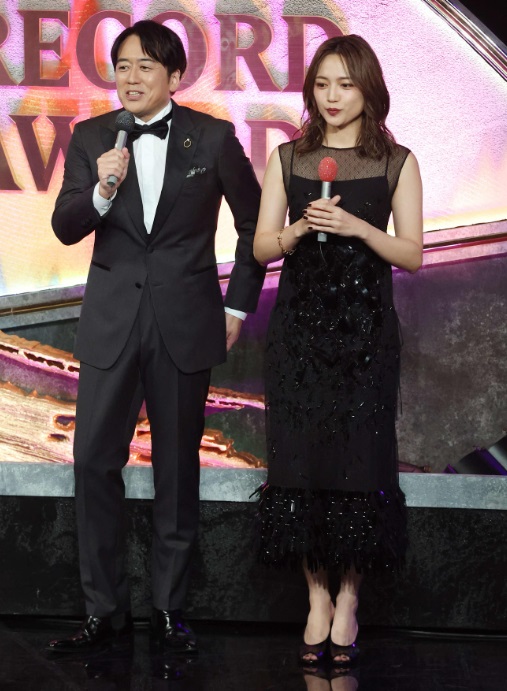 今年日本唱片大賞由名主持安住紳一郎與女星川口春奈，擔任司儀。