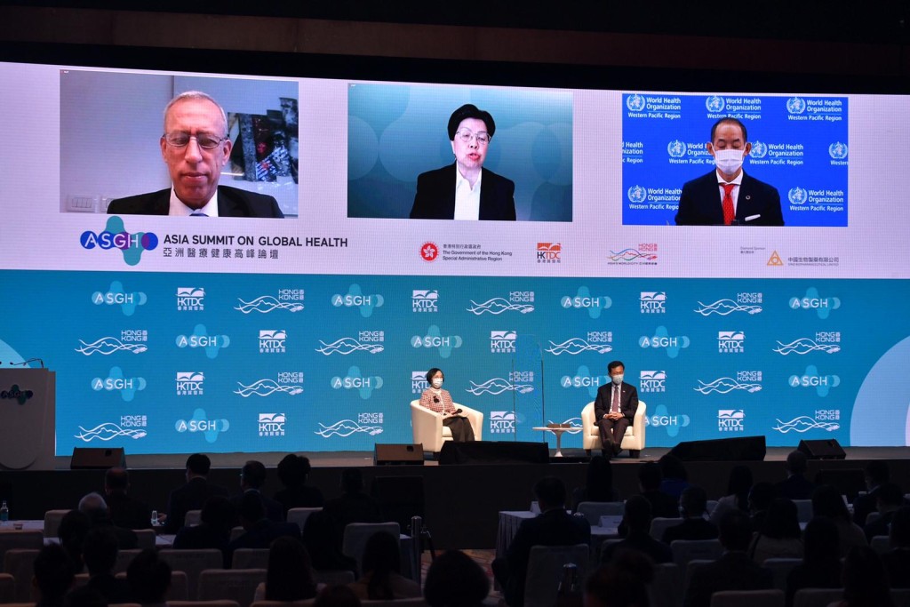 新加坡衛生部部長王乙康出席亞洲醫療健康高峰論壇。