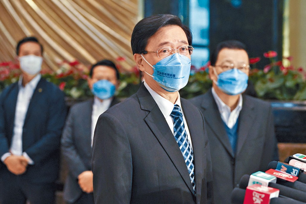 特首候選人李家超昨會見傳媒，指爭取市民認同更為重要。
