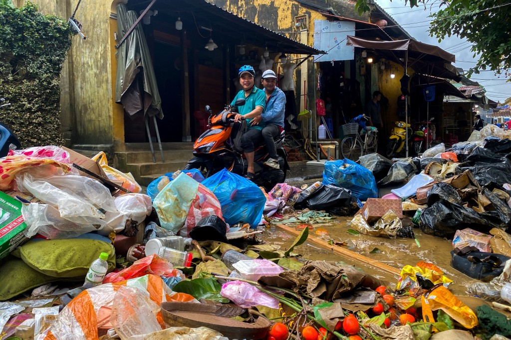 越南洪災災情嚴重。 路透社