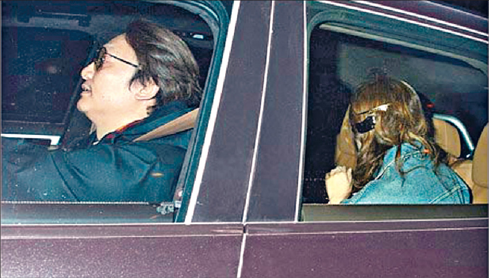 ■香取曾被攝得接載女友。
