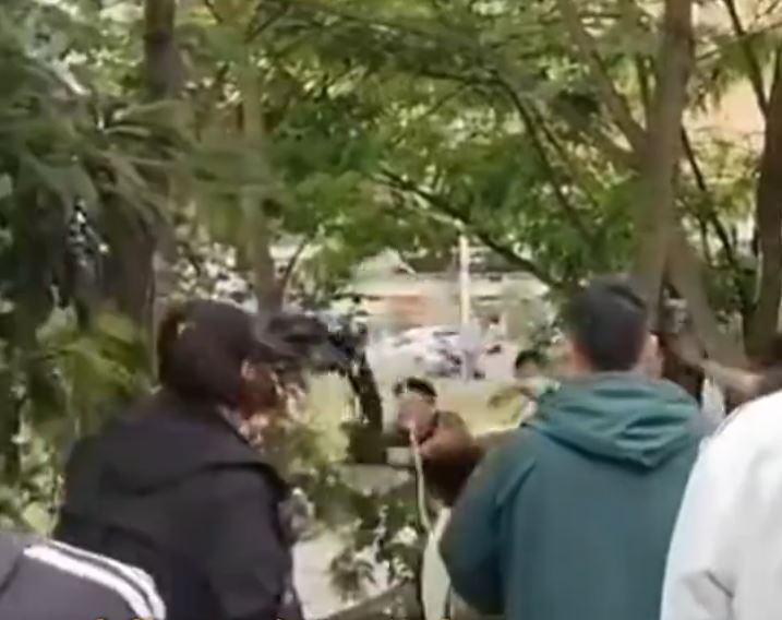 内地不时传出低俗甚至带有危险性的婚闹。