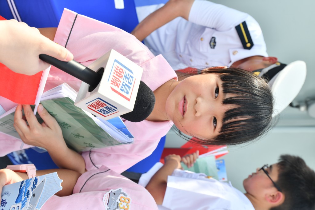 司徒小朋友對今日參觀感到興奮。