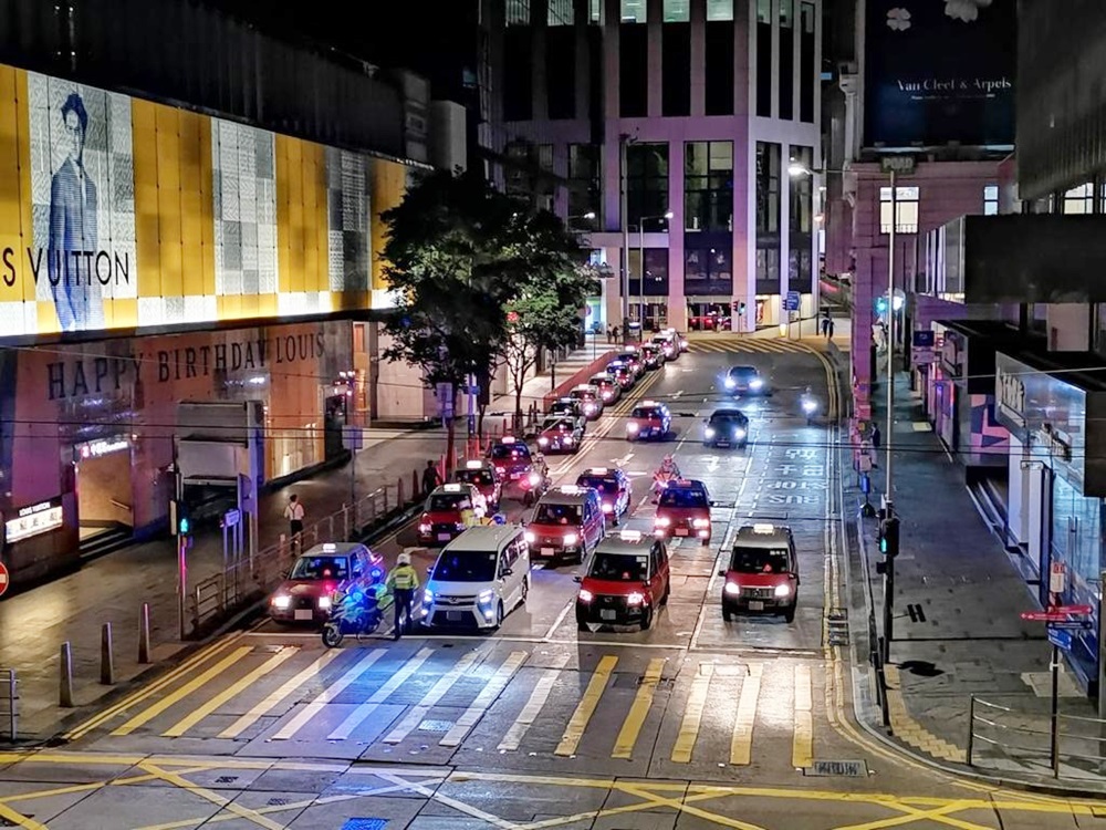 警方共發出41張告票。