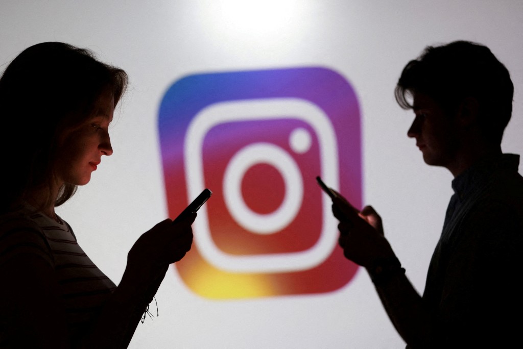 Instagram用户们或许都有过这样尴尬的经历:不小心滑到多年前的内容,手滑点了「赞」,随后又迅速取消。这个小小的失误,是否会被对方发现,一直是用户心中的疑问。 Instagram用户们或许都有过这样尴尬的经历:不小心滑到多年前的内容,手滑点了「赞」,随后又迅速取消。这个小小的失误,是否会被对方发现,一直是用户心中的疑问。