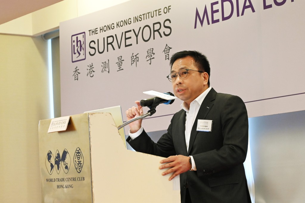 何鉅業表示，政府應增加政策彈性，考慮提供現成居屋單位供居民選擇，以盡快實現永久安居。資料圖片