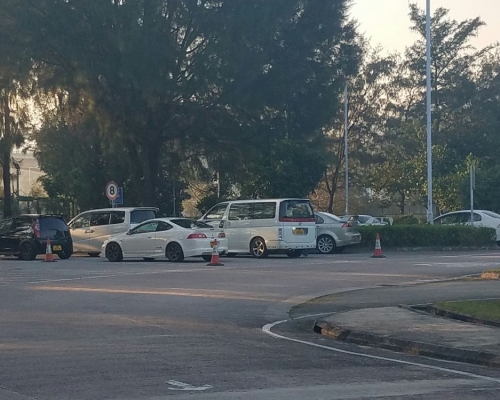 涉案汽車被拖往大欖警察車輛檢驗中心扣留。