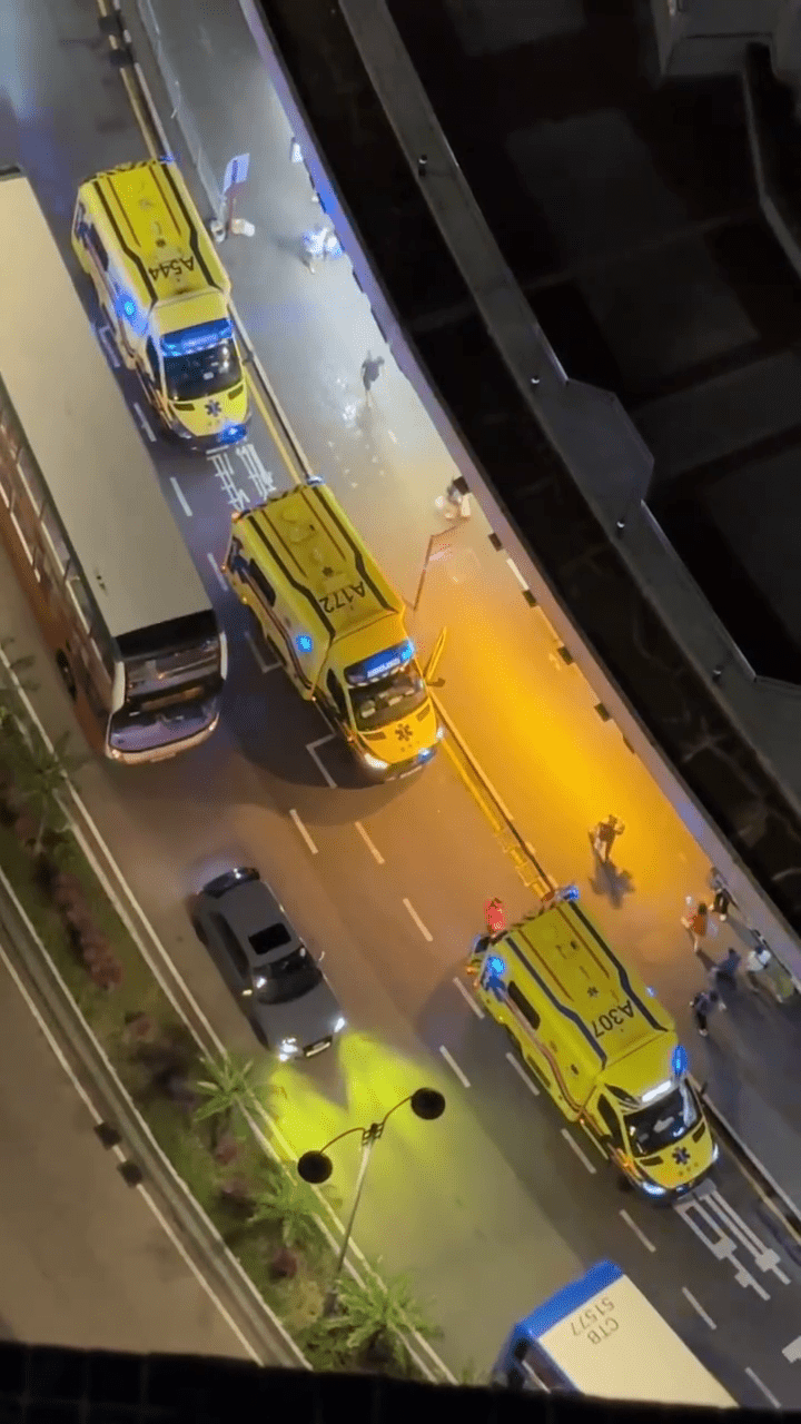 多部消防車濃煙衝天。FB:小西灣/柴灣/杏花邨電單車關注組 多部消防車濃煙衝天。FB:小西灣/柴灣/杏花邨電單車關注組