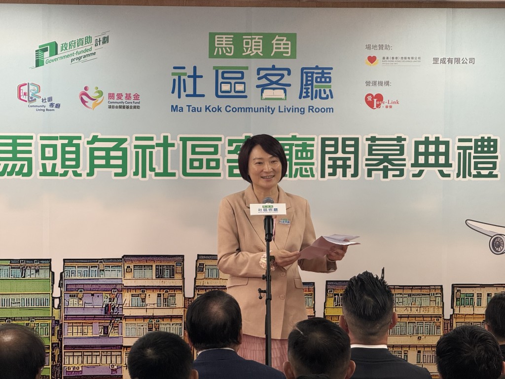 愛。聯繫慈善基金有限公司創會主席李慧琼表示,項目開始至今,兩個多月已服務1.5萬人次。 愛。聯繫慈善基金有限公司創會主席李慧琼表示,項目開始至今,兩個多月已服務1.5萬人次。
