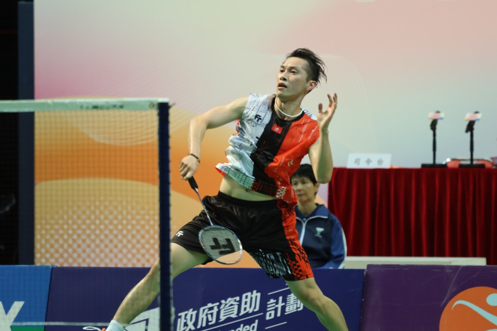 伍家朗首圈不敵世界排名第一兼男單衛冕的泰國球手韋迪生。資料圖片