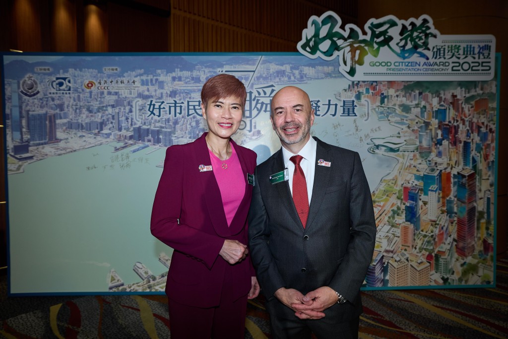 屈臣氏集團行政總裁倪文玲（左）表示，Ed的行動體現集團關心社區的核心價值。