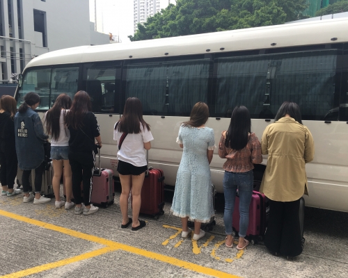 警方觀塘掃黃拘捕9名女子。警方提供