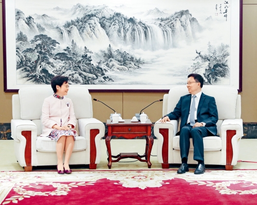 ■特首林鄭月娥在選委會選舉前夕,獲國務院副總理韓正接見。