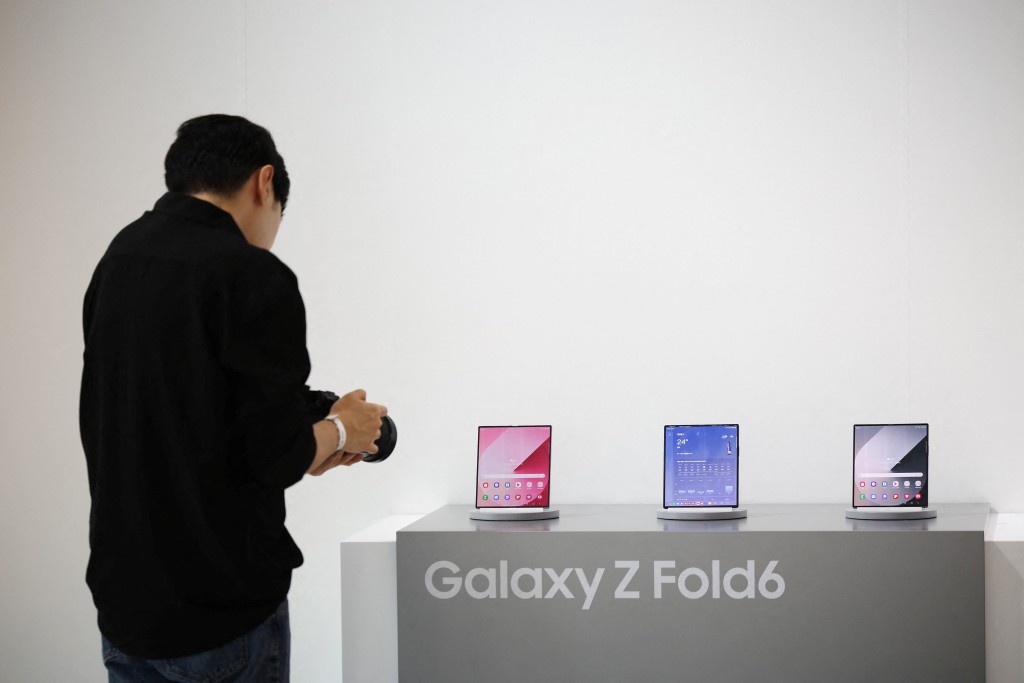 三星的「Galaxy Z Flip 6」手机，在今届奥运出尽风头。路透社