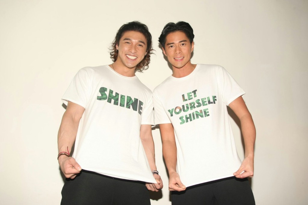 Shine亦特別換上演唱會紀念T-Shirt同大家拜年。