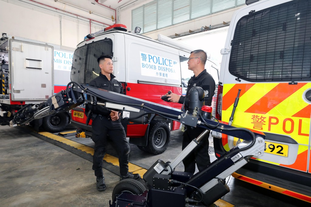 作為隊中最資深成員之一，陳光鴻（右）希望將經驗傳承。