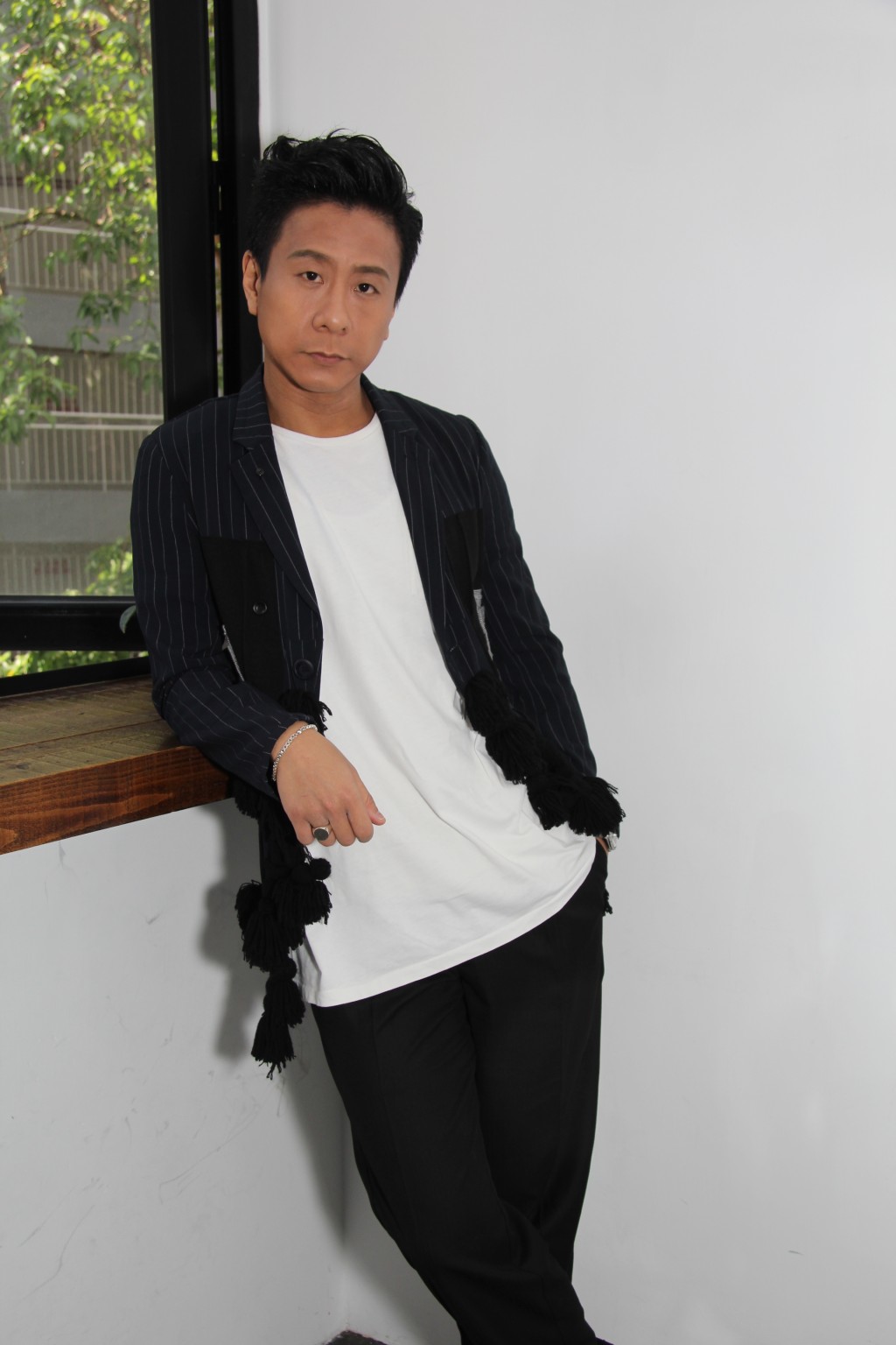 朱康為了演露宿社神似，開拍前專登去深水埗觀察。