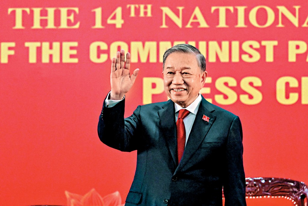 越共十四大昨日閉幕後，總書記蘇林在河內國家會議中心舉行記者會。