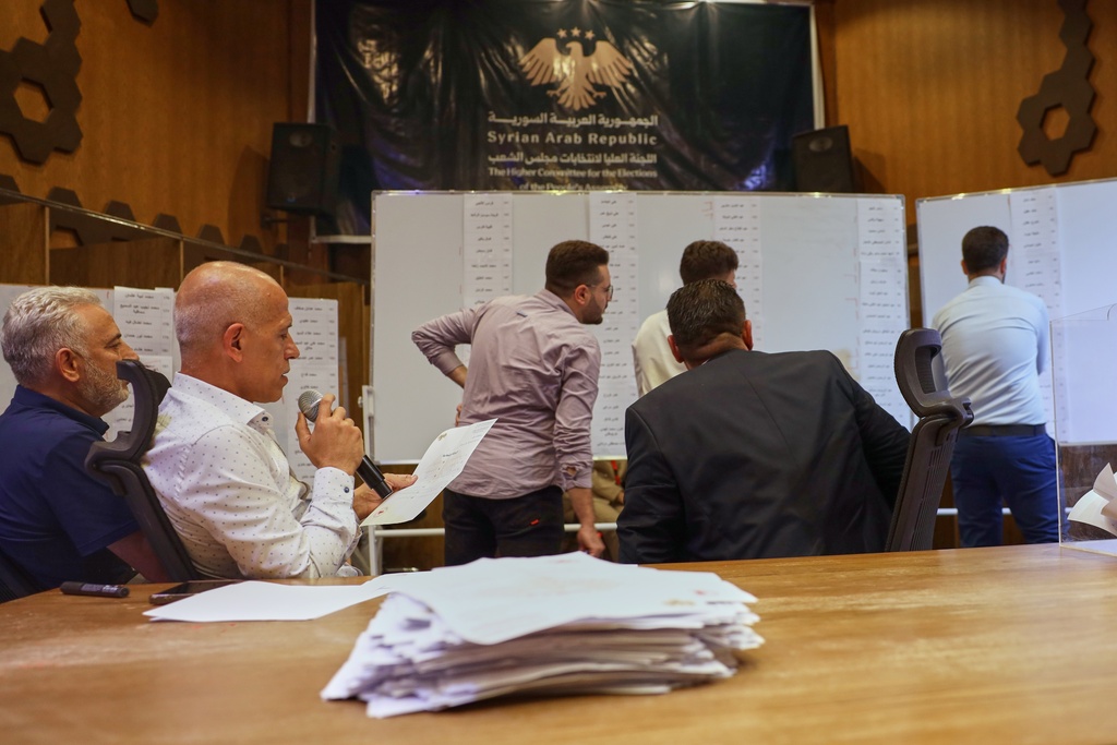 叙利亚举行议会选举，是前总统巴沙尔被推翻后的首次。美联社