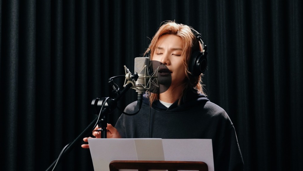 黄伟文负责填词，佢曾经担心Jeremy介意内容。