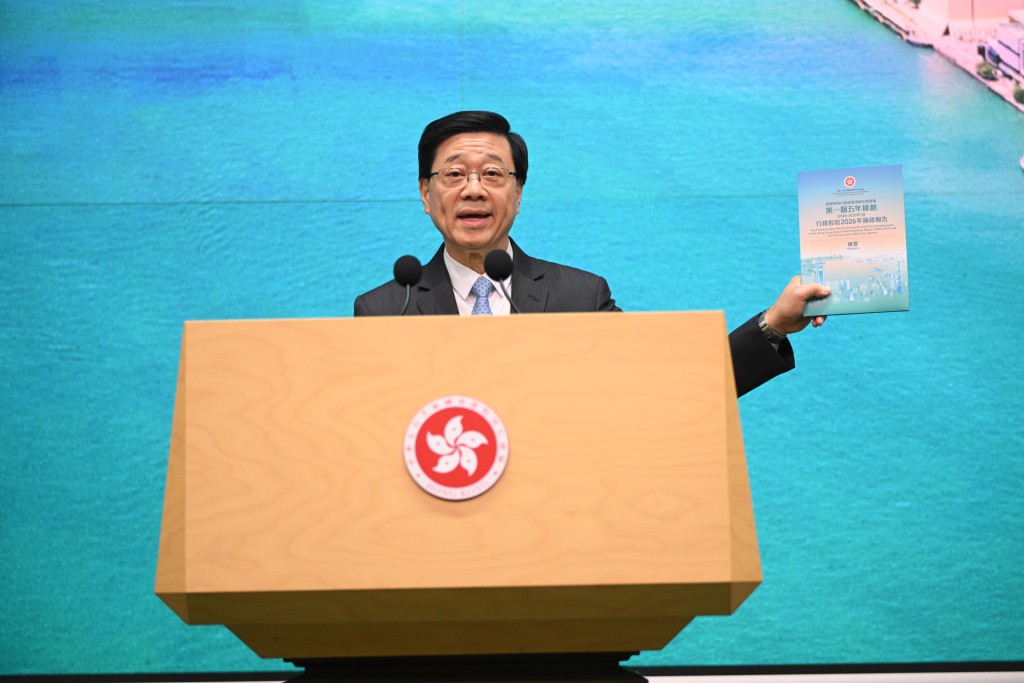 李家超亦已要求發展局徹查真相,一個月內提交報告。 李家超亦已要求發展局徹查真相,一個月內提交報告。