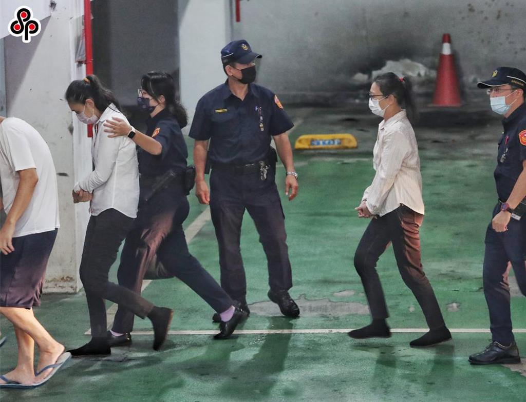 涉案的姐妹被押解上法庭。 中時新聞網 涉案的姐妹被押解上法庭。 中時新聞網