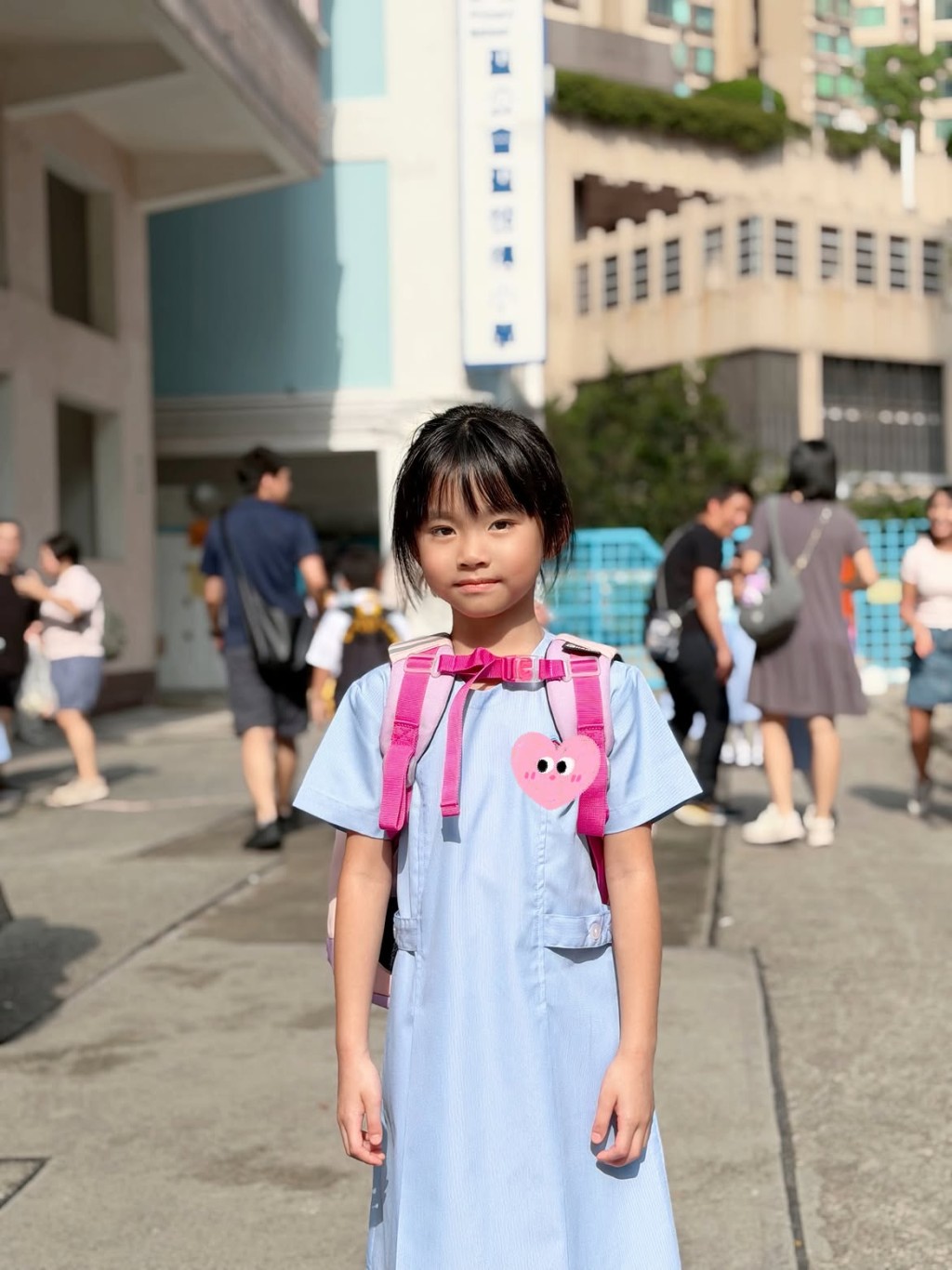 雨僑的女兒Harper正式成為小學雞。