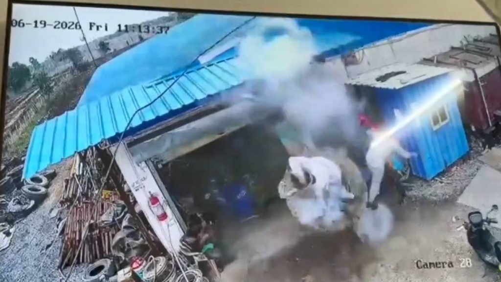 印度輪呔突然爆炸致1死3傷。SPsuryakant@X 印度輪呔突然爆炸致1死3傷。SPsuryakant@X