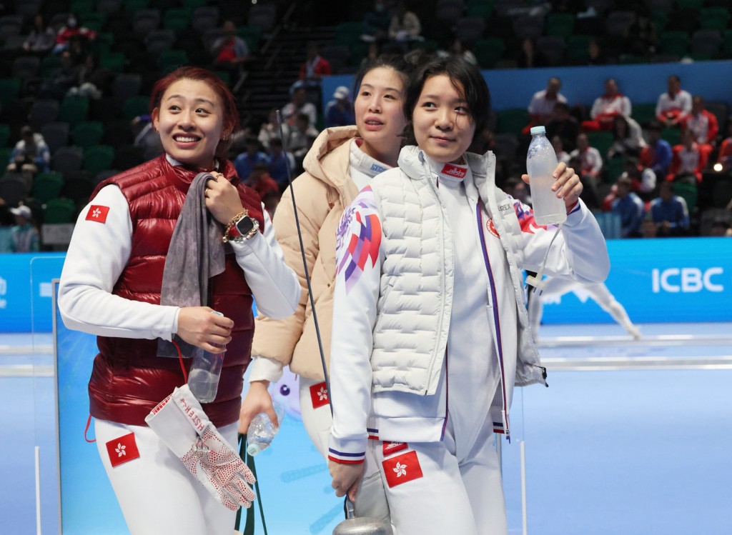 吳海諦（右）在全運會跟師姐佘繕妡（左）及陳渭泠（中）合作團體賽。資料圖片