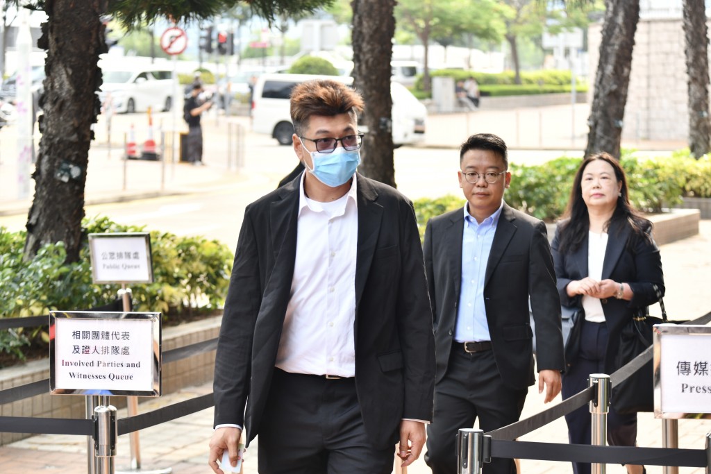 左起：李俊賢(宏泰消防工程有限公司電工)、鍾傑文(宏泰消防工程有限公司董事及工程師)。