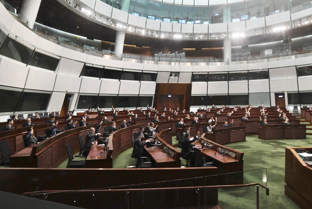 立法會大會今日就《2026撥款條例草案》進行二讀和三讀。盧江球攝