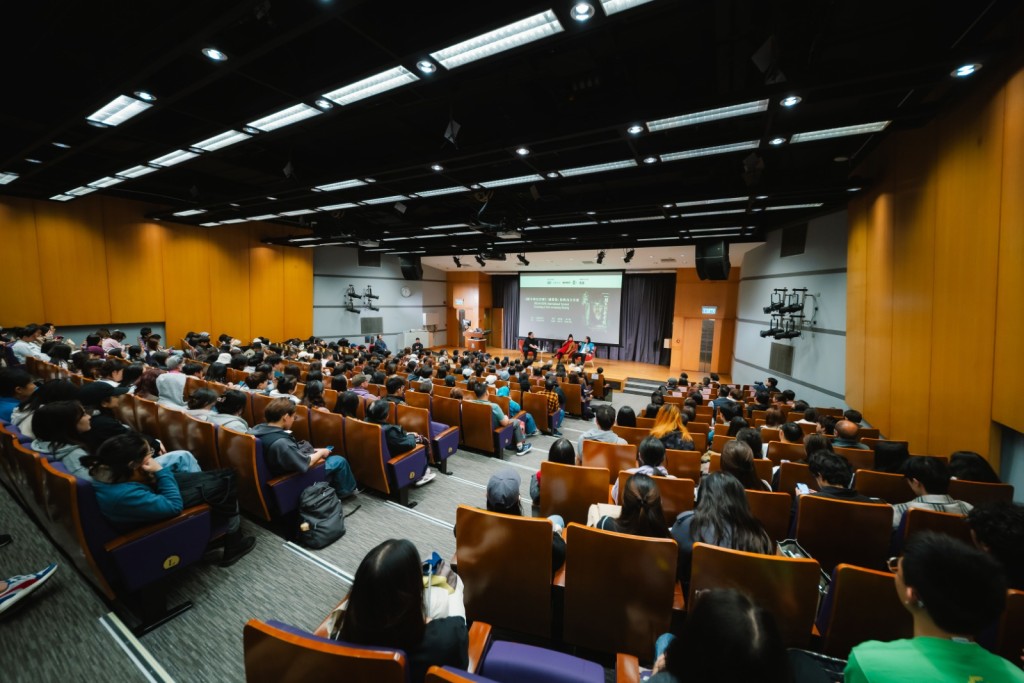 何超仪、陈子聪杀入港大，吸引了300学生。