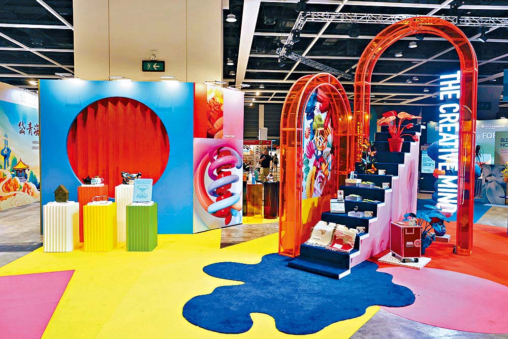 色彩潮流先驅Pantone將以2026年度代表色「雲上舞白」為主題提供策展建議。