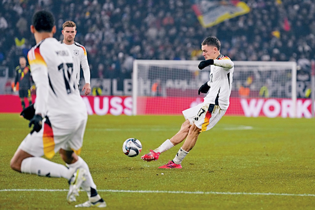 翼鋒科利安華迪斯於這場大屠殺，貢獻兩入球1助攻。