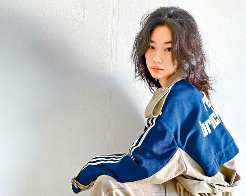 模特兒出身的鄭浩妍，未拍攝《魷魚遊戲》前社交網只得40萬人追蹤。