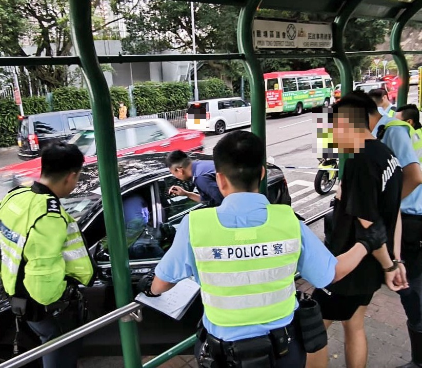 總區交通部的工作包括管制交通和執行交通法例。
