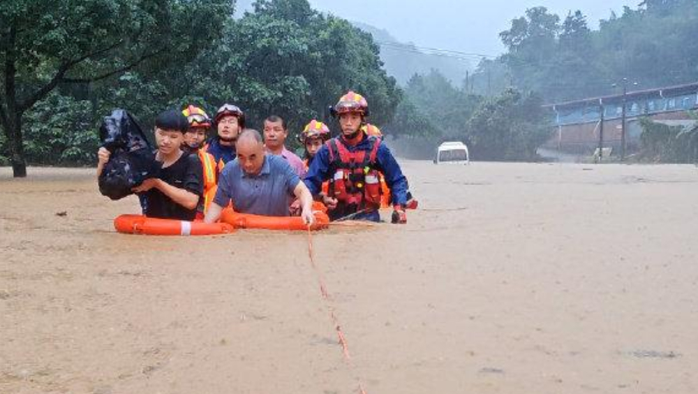 已達極端事件強度，福建武平特大暴雨，致4死2失蹤。 央視截圖
