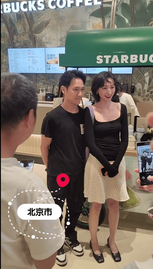 黃愷傑與老婆湯暢外貌合襯，但網民指二人同框，即顯出女方甚高。