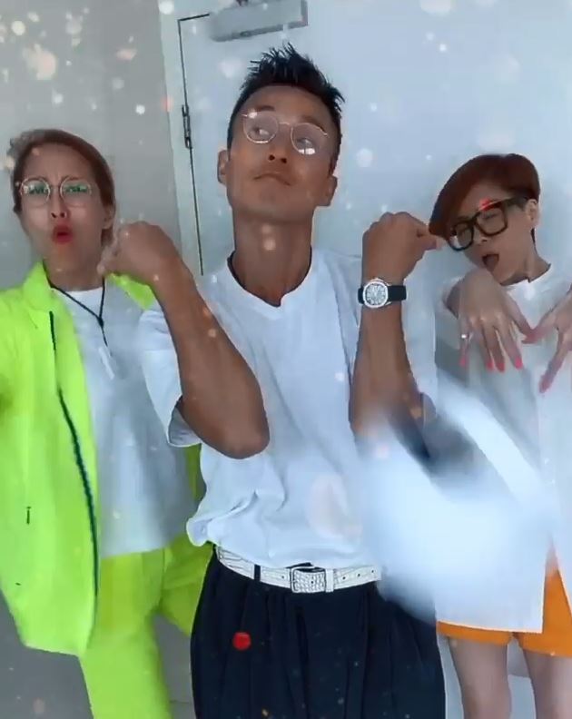 3兄妹跳得盡興。