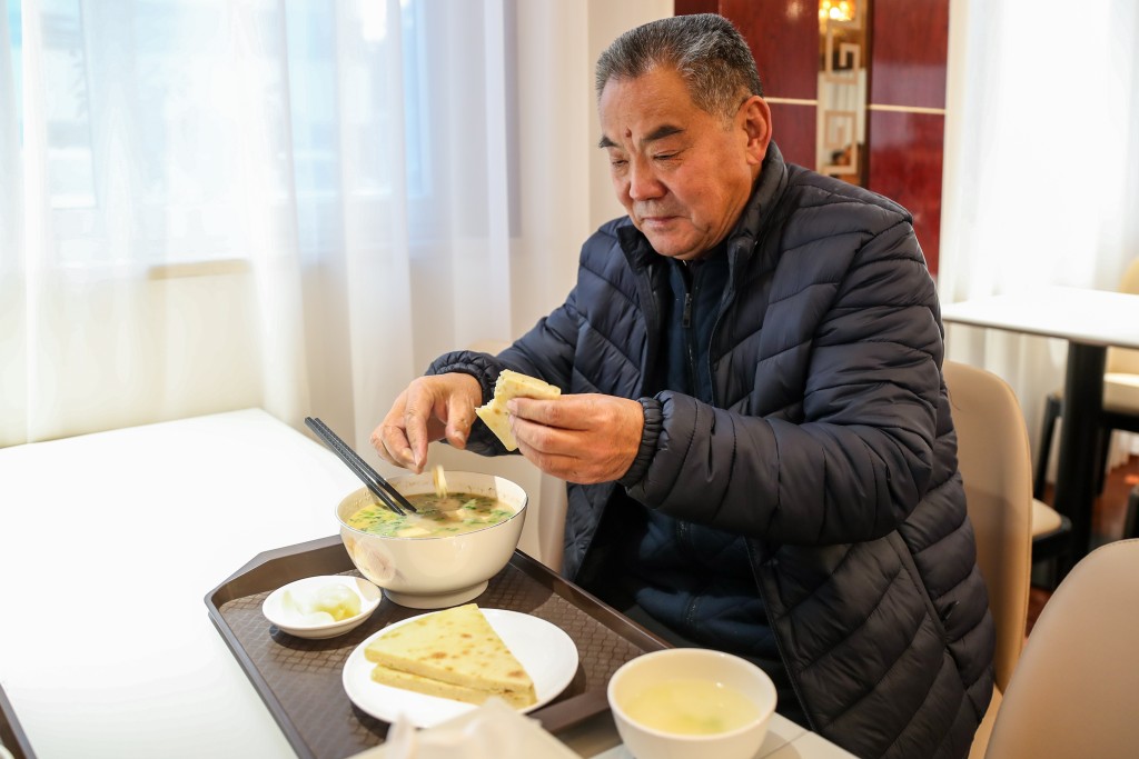 中國人口老齡化下，獨居者規模持續擴大。