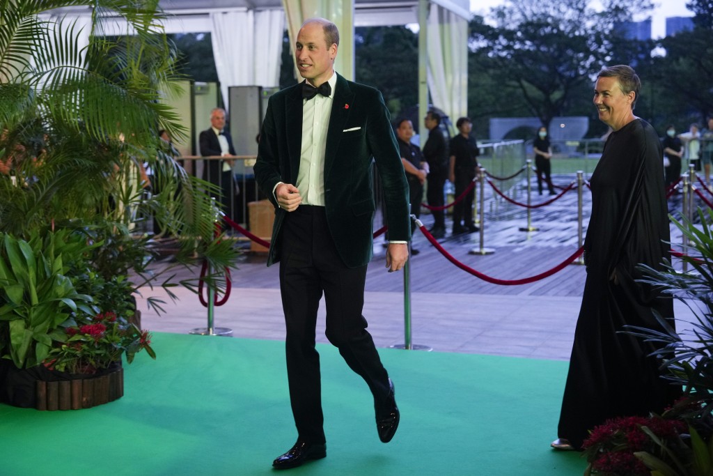 威廉抵達新加坡頒獎禮現場。 美聯社