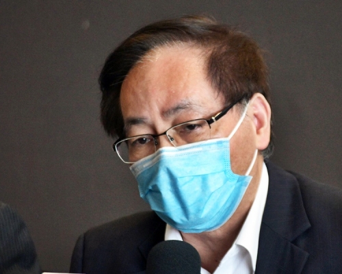 葉國謙昨日離港上京列席會議。資料圖片